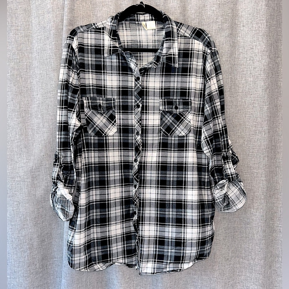 Passport Black & White Plaid Button-Up Shirt Women’s 2X